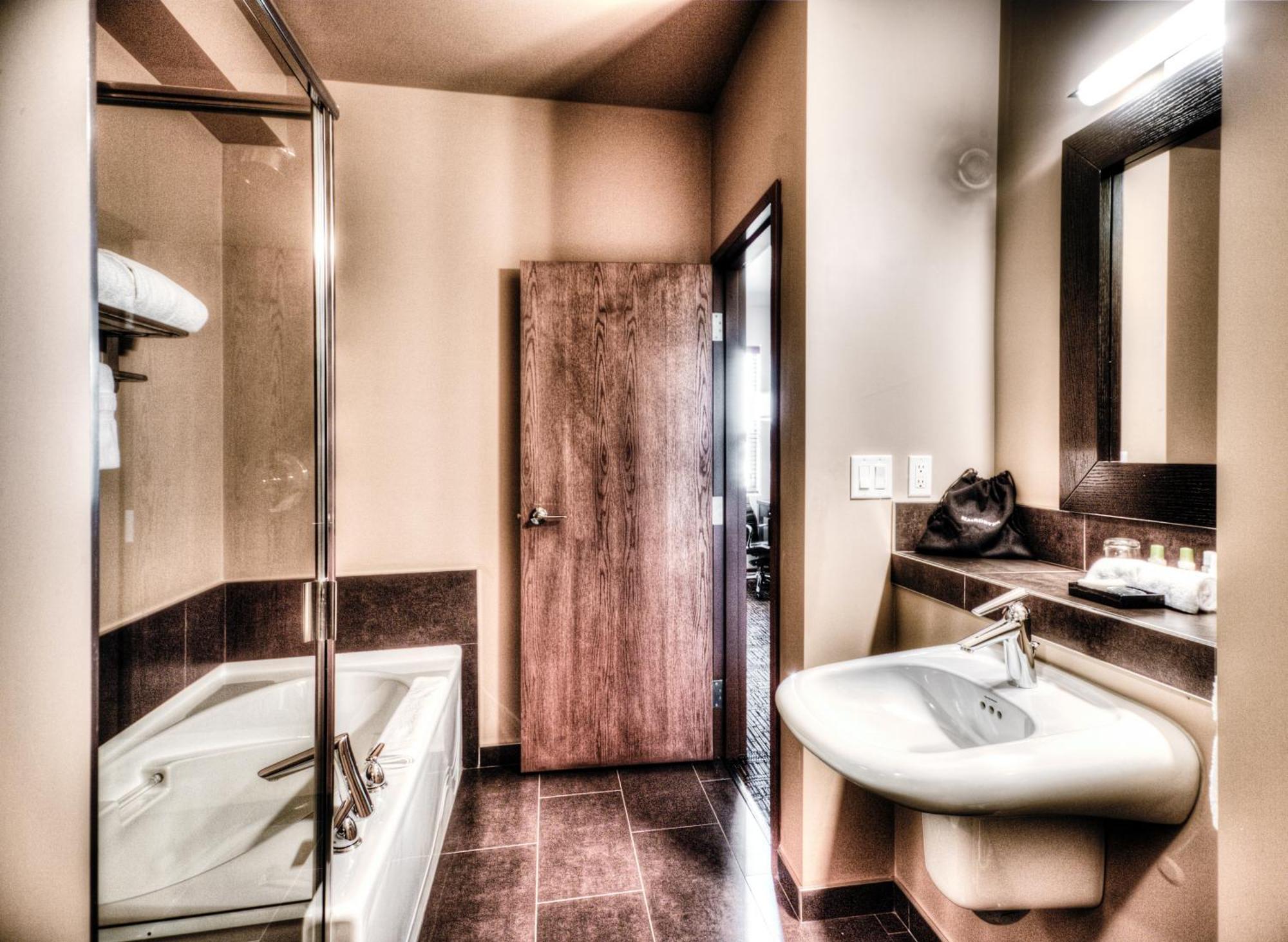 Podollan Inn&Spa - Grande Prairie Zimmer foto